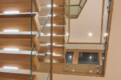 S252 Two cantilever oak stairs