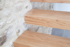 S40 Cantilever Oak stairs in Barn